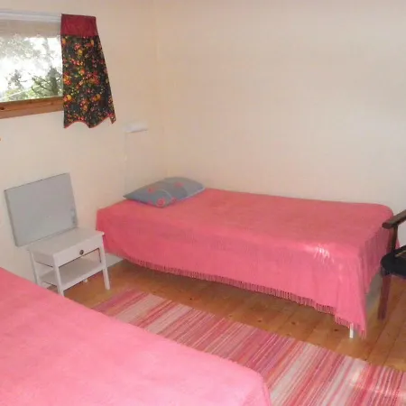 Semesterbostad Söderö Stugby